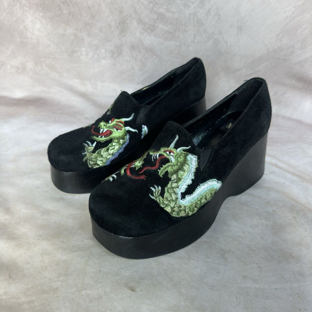 NYLA Womens US 7.5 Black Suede Embroidered Dragon Platform Wedge Loafers 90s Y2K